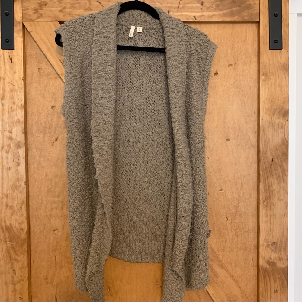 Sleeveless Cardigan